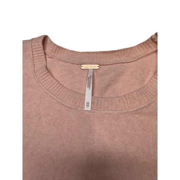 Free People Women's Pink Wool Blend Cropped Sweater XS Oversized Comfy - Picture 2 of 8